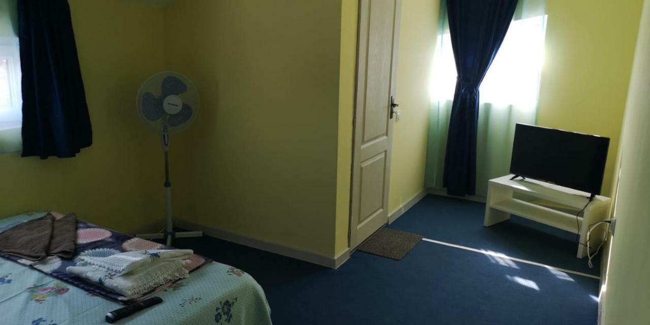 Vila Restaurant Angellys Tuzla Buitenkant foto
