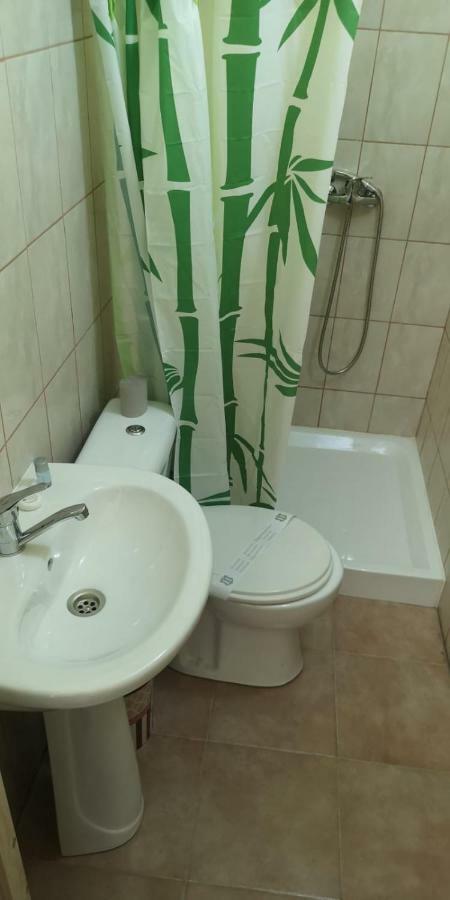 Vila Restaurant Angellys Tuzla Buitenkant foto